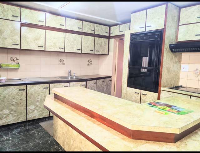 5 BEDROOM HOUSE FOR SALE IN SHALLCROSS